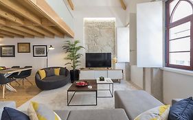 Lovelystay-Modern Loft City Center